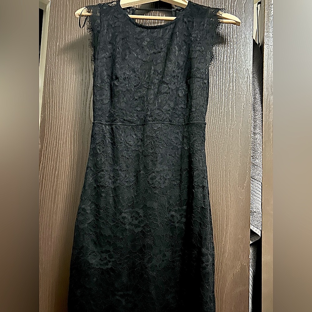 Black elegant laced H&M midi dress